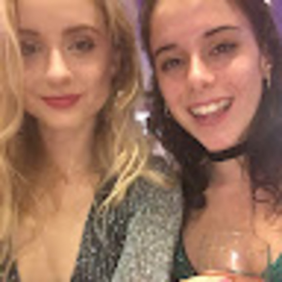 Meet your Posher, Laura - Picture 1 of 1